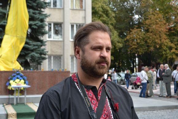 Новини Хмельницького - фото з У Хмельницькому відкрили пам'ятник Небесній Сотні У Хмельницькому відкрили пам'ятник Небесній Сотні, фото №2 на сайті vsim.ua