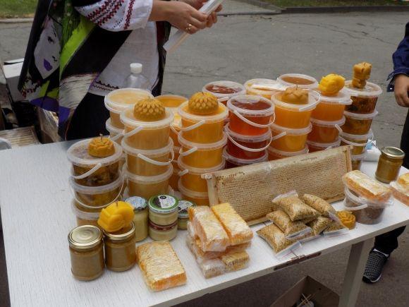 Чим і за скільки пригощали хмельничан у День Незалежності на сайті vsim.ua Чим і за скільки пригощали хмельничан у День Незалежності, фото №3 на сайті vsim.ua