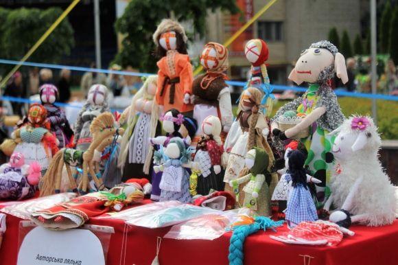 Заходи на Майдані Незалежності. "Селфімся" з соняхами та ліпимо глечики, фото №16 на сайті 20minut.ua