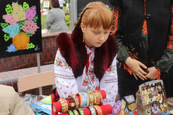 Заходи на Майдані Незалежності. "Селфімся" з соняхами та ліпимо глечики, фото №13 на сайті 20minut.ua