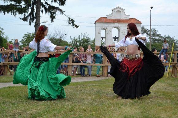 Британські та італійські: якими танцями дивують на “Старкон фесті” на сайті vsim.ua Британські та італійські: якими танцями дивують на “Старкон фесті”, фото №5 на сайті vsim.ua