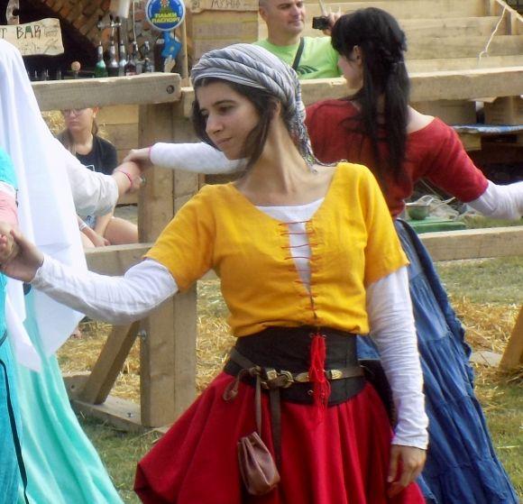 Британські та італійські: якими танцями дивують на “Старкон фесті” на сайті vsim.ua Британські та італійські: якими танцями дивують на “Старкон фесті”, фото №3 на сайті vsim.ua