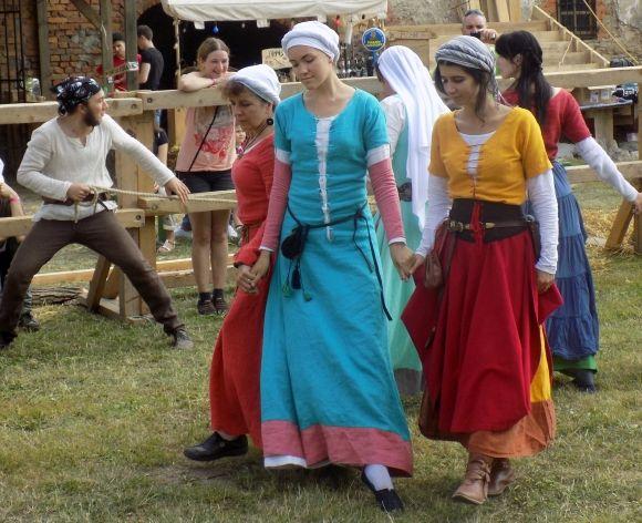 Британські та італійські: якими танцями дивують на “Старкон фесті” на сайті vsim.ua Британські та італійські: якими танцями дивують на “Старкон фесті”, фото №1 на сайті vsim.ua