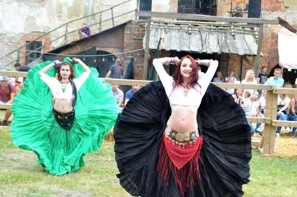 Британські та італійські: якими танцями дивують на “Старкон фесті” на сайті vsim.ua Британські та італійські: якими танцями дивують на “Старкон фесті”, фото №6 на сайті vsim.ua