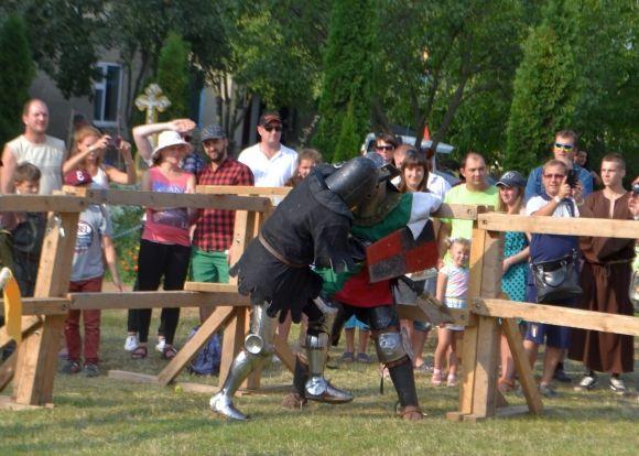 Як б’ються лицарі на “Старкон фесті”, фото №1 на сайті vsim.ua