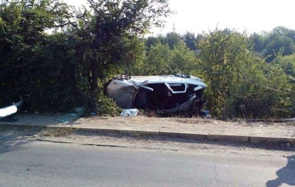 На Вінниччині водій Opel врізався в стовп. Водій загинув, пасажир в реанімації, фото №2 на сайті 20minut.ua