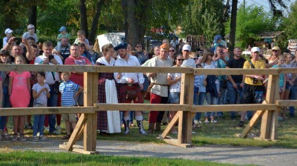 Фоторепортаж з першого дня "Старкон фесту" на сайті vsim.ua Фоторепортаж з першого дня "Старкон фесту", фото №8 на сайті vsim.ua