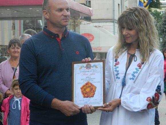 Зірки на пам’ятній алеї відкривали рідні видатних тернополян на сайті 20minut.ua Зірки на пам’ятній алеї відкривали рідні видатних тернополян, фото №5 на сайті 20minut.ua