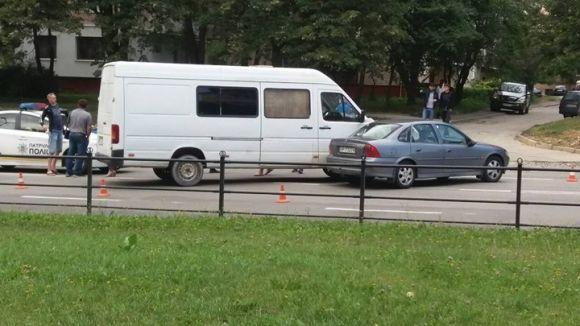 Opel Vectra влетів у фургон Volkswagen LT. Постраждалих немає на сайті 20minut.ua Opel Vectra влетів у фургон Volkswagen LT. Постраждалих немає, фото №1 на сайті 20minut.ua