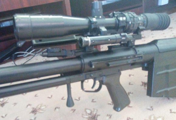 Хмельницькі прикордонники ознайомлюються з новітньою снайперською гвинтівкою з Росії, фото №1 на сайті vsim.ua