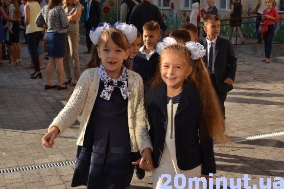 Фото дня: кам’янецькі школярі святкують День знань, фото №3 на сайті 20minut.ua