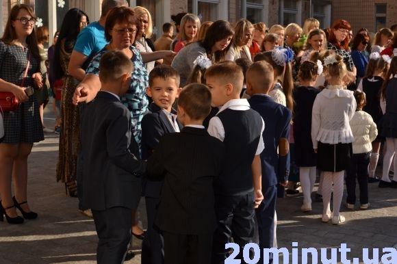 Фото дня: кам’янецькі школярі святкують День знань, фото №5 на сайті 20minut.ua