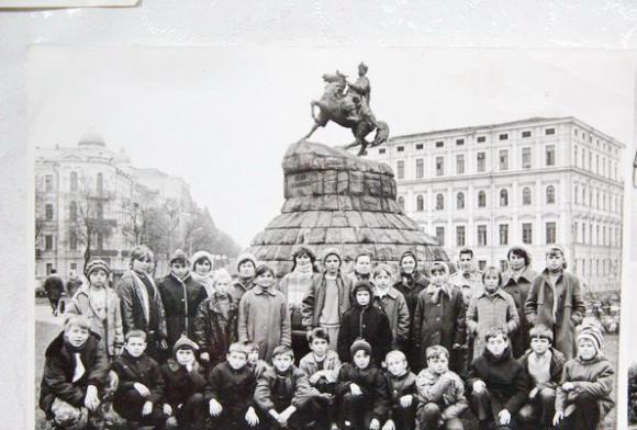 Шкільні спогади лідера «ТІК» Віктора Бронюка: «За те, що підривали колеса літака Ан-2, «влетіло» всій школі!», фото №4 на сайті 20minut.ua