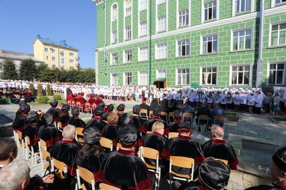 У медичному та педагогічному відбулася посвята у першокурсники на сайті 20minut.ua У медичному та педагогічному відбулася посвята у першокурсники, фото №2 на сайті 20minut.ua