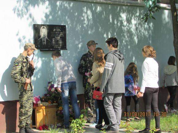 Школа, де навчався герой, пам'ятає Віктора Ковальчука, фото №6 на сайті 20minut.ua