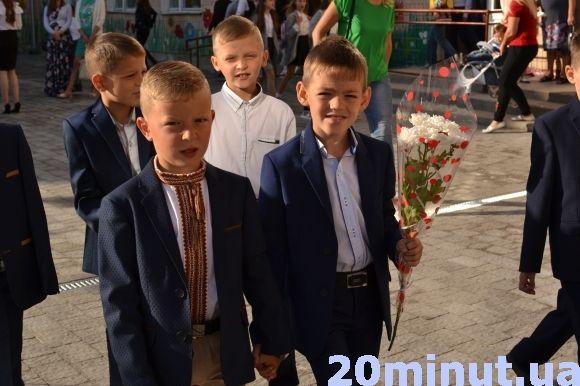 Фото дня: кам’янецькі школярі святкують День знань, фото №2 на сайті 20minut.ua