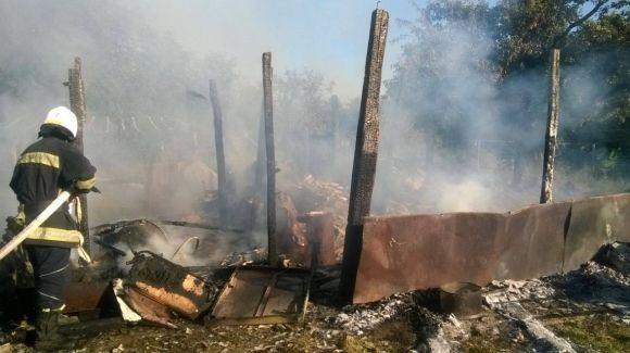 Без мотоцикла та сіна залишилася сім'я із Літинщини. Усе знищив вогонь, фото №1 на сайті 20minut.ua