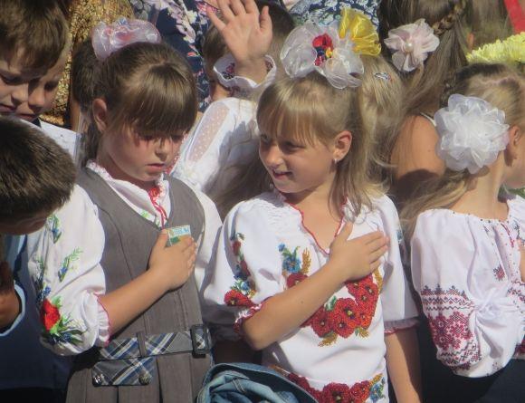 Радісні батьки і сонні першачки. Як почався навчальний рік для школярів, фото №11 на сайті vsim.ua