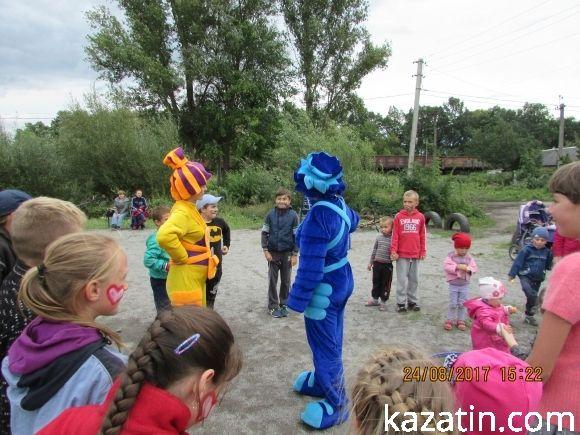 На Чехова дітям подарували майданчик, фото №14 на сайті 20minut.ua