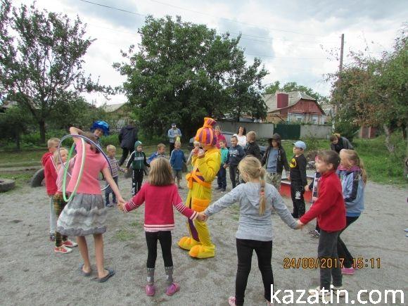 На Чехова дітям подарували майданчик, фото №6 на сайті 20minut.ua
