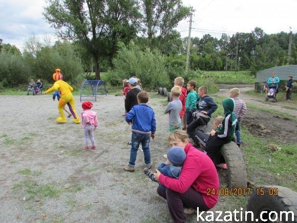 На Чехова дітям подарували майданчик, фото №1 на сайті 20minut.ua