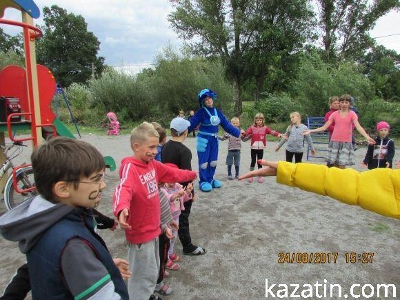 На Чехова дітям подарували майданчик, фото №17 на сайті 20minut.ua