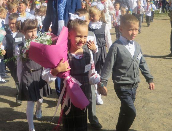 Радісні батьки і сонні першачки. Як почався навчальний рік для школярів, фото №8 на сайті vsim.ua