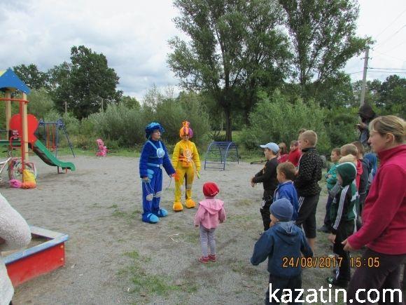 На Чехова дітям подарували майданчик, фото №2 на сайті 20minut.ua