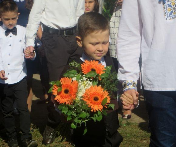 Радісні батьки і сонні першачки. Як почався навчальний рік для школярів, фото №5 на сайті vsim.ua