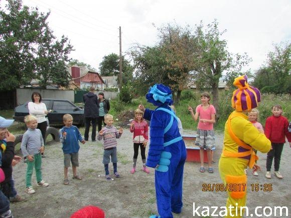 На Чехова дітям подарували майданчик, фото №15 на сайті 20minut.ua