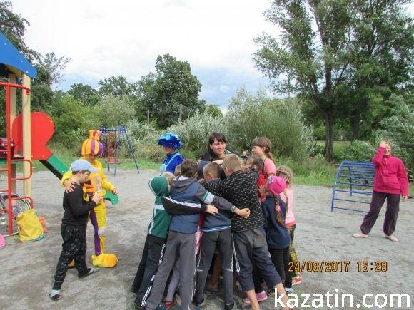 На Чехова дітям подарували майданчик, фото №19 на сайті 20minut.ua