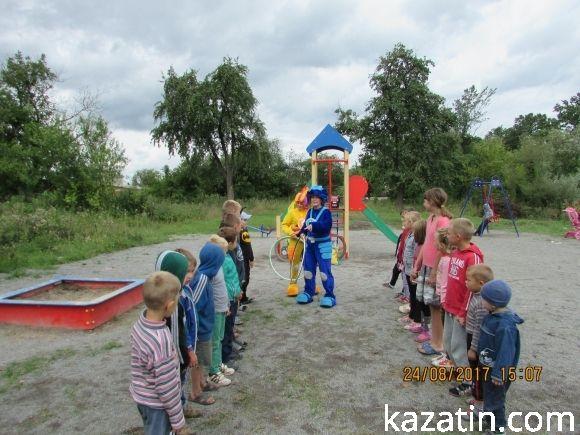 На Чехова дітям подарували майданчик, фото №5 на сайті 20minut.ua
