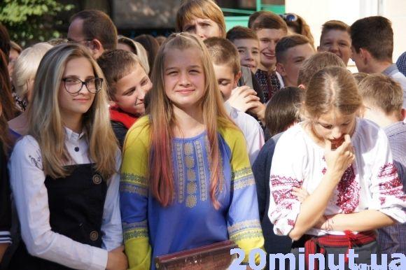 Що одягли школярі на свято Першого дзвоника, фото №1 на сайті 20minut.ua