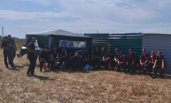 Місце під Сабарівське кладовище освятив священник. Встановили хрест на сайті 20minut.ua Місце під Сабарівське кладовище освятив священник. Встановили хрест, фото №1 на сайті 20minut.ua