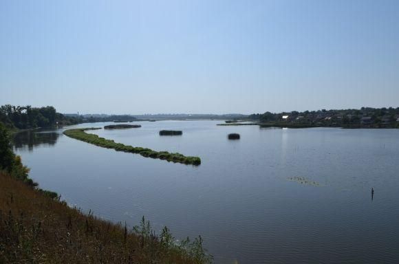 «Незнана Хмельниччина»: палац Сангушків і цвинтар-музей у 600-літньому Ізяславі на сайті vsim.ua «Незнана Хмельниччина»: палац Сангушків і цвинтар-музей у 600-літньому Ізяславі, фото №1 на сайті vsim.ua