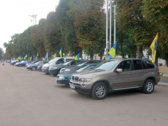 «Хочемо, як в Європі»: хмельницькі «пересічники» влаштували автопробіг на сайті vsim.ua «Хочемо, як в Європі»: хмельницькі «пересічники» влаштували автопробіг, фото №6 на сайті vsim.ua