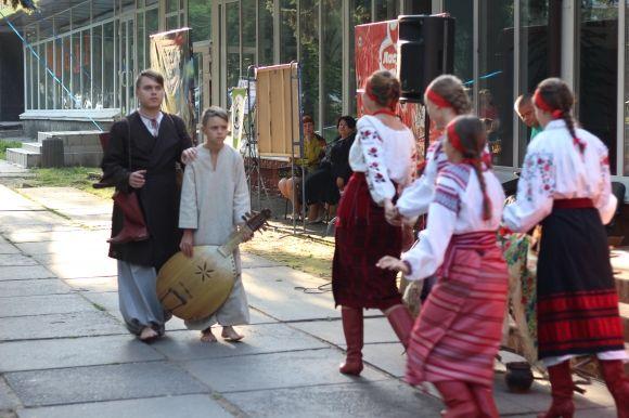 VinBookFest: у Вінниці вперше відбувся фестиваль для книгоманів на сайті 20minut.ua VinBookFest: у Вінниці вперше відбувся фестиваль для книгоманів, фото №22 на сайті 20minut.ua