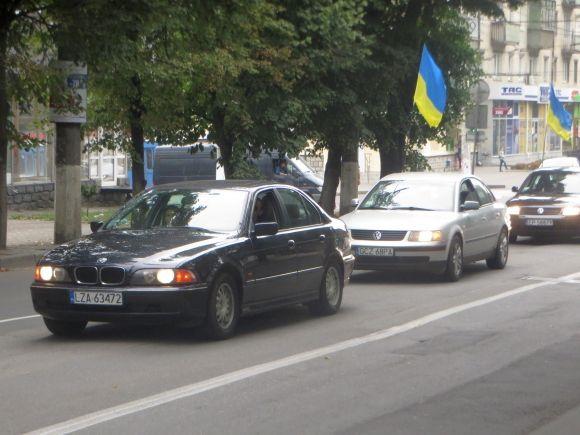 «Хочемо, як в Європі»: хмельницькі «пересічники» влаштували автопробіг на сайті vsim.ua «Хочемо, як в Європі»: хмельницькі «пересічники» влаштували автопробіг, фото №5 на сайті vsim.ua