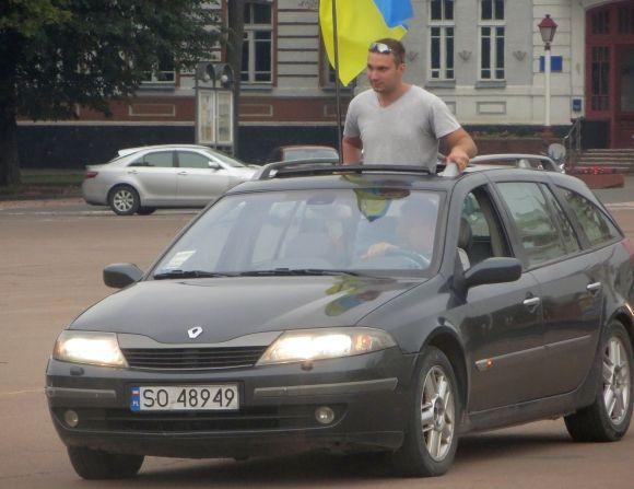 «Хочемо, як в Європі»: хмельницькі «пересічники» влаштували автопробіг на сайті vsim.ua «Хочемо, як в Європі»: хмельницькі «пересічники» влаштували автопробіг, фото №2 на сайті vsim.ua