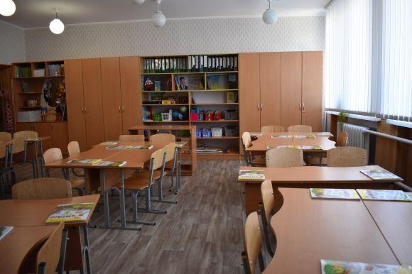 Перша  леді України Марина Порошенко приїхала до Житомира на відкриття новоствореної  медіатеки в школі №28, фото №1 на сайті 20minut.ua