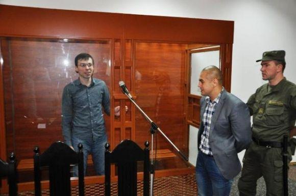 Журналист Руслан Коцаба после суда над Василием  Муравицким: «Хотите критиковать власть - готовьте тюремные чемоданчики», фото №3 на сайті 20minut.ua