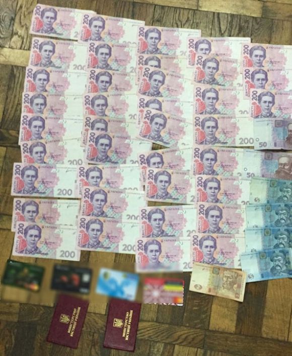 Десять відсотків «відкату»: В Вінниці держслужбовці погоріли на хабарах, фото №2 на сайті 20minut.ua