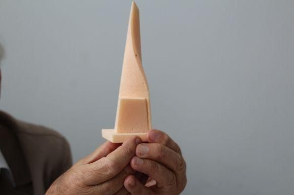 «Лежачий» МіГ. Скульптор пропонує змінити постамент на площі Могилка на сайті 20minut.ua «Лежачий» МіГ. Скульптор пропонує змінити постамент на площі Могилка, фото №5 на сайті 20minut.ua