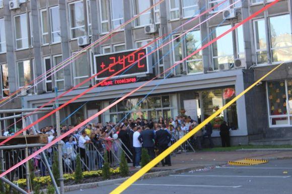 Відкриття Дня Вінниці: що казали зі сцени перші особи держави та як
їм “розчищали” дорогу до мерії на сайті 20minut.ua Відкриття Дня Вінниці: що казали зі сцени перші особи держави та як
їм “розчищали” дорогу до мерії, фото №5 на сайті 20minut.ua