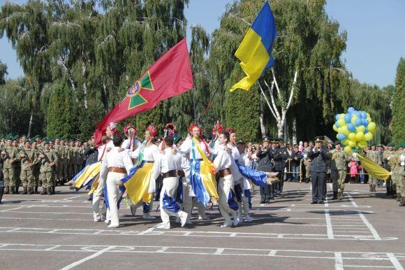 Першокурсники  прикордонної академії склали військову присягу, фото №1 на сайті vsim.ua