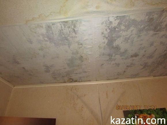 Дах на Катукова, 41 діждався рубероїду, фото №1 на сайті 20minut.ua