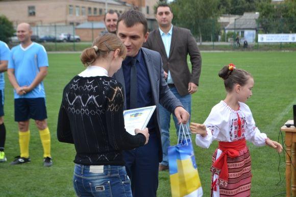 У Гречанах відкрили оновлений за 2 мільйони стадіон на сайті vsim.ua У Гречанах відкрили оновлений за 2 мільйони стадіон, фото №2 на сайті vsim.ua