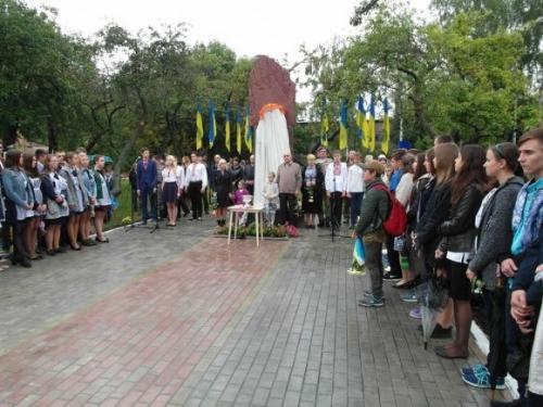 У пам’ять про героя: в Ізяславі встановили погруддя Олександра Кушнірука, фото №2 на сайті vsim.ua