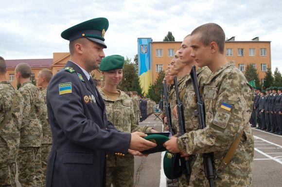 Першокурсники  прикордонної академії склали військову присягу, фото №4 на сайті vsim.ua