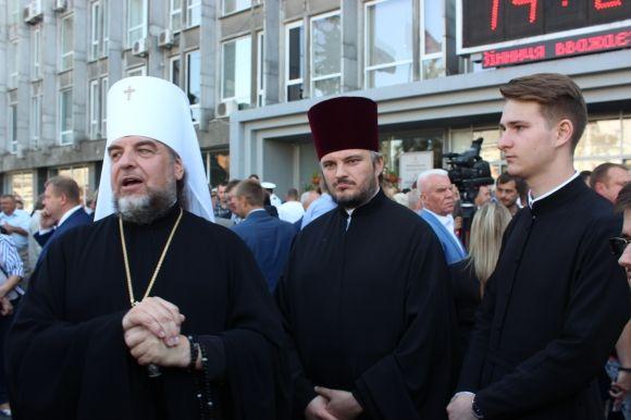 Відкриття Дня Вінниці: що казали зі сцени перші особи держави та як
їм “розчищали” дорогу до мерії на сайті 20minut.ua Відкриття Дня Вінниці: що казали зі сцени перші особи держави та як
їм “розчищали” дорогу до мерії, фото №2 на сайті 20minut.ua